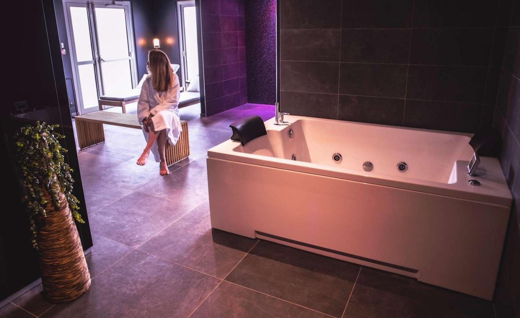 Brit Hotel Le Galion & Spa Биник Екстериор снимка