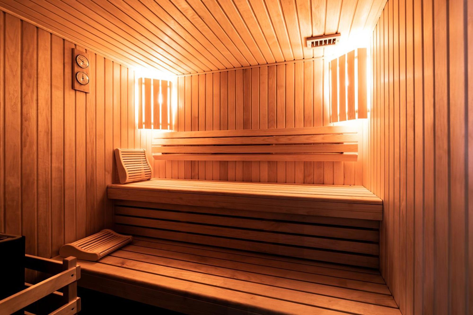Brit Hotel Le Galion & Spa Биник Екстериор снимка