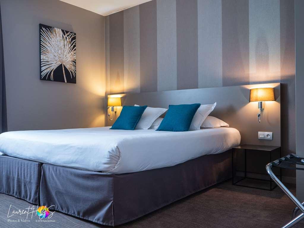 Brit Hotel Le Galion & Spa Биник Стая снимка